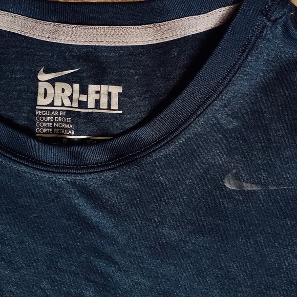 Nike Long-Sleeve Dri-FIT Base Layer Shirt - Picture 4 of 4